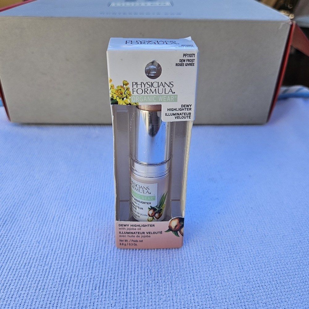 Physicians Formula Organic Wear IIlluminator Dew Frost